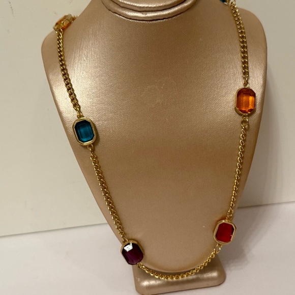 VINTAGE NECKLACE GOLD TONE CHAIN MULTI COLOR RED PURPLE GREEN FACETED GLASS 28” - Picture 2 of 9